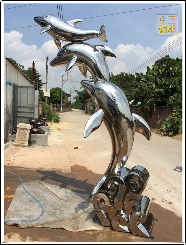 海豚動物雕塑.jpg 海豚動物雕塑.jpg