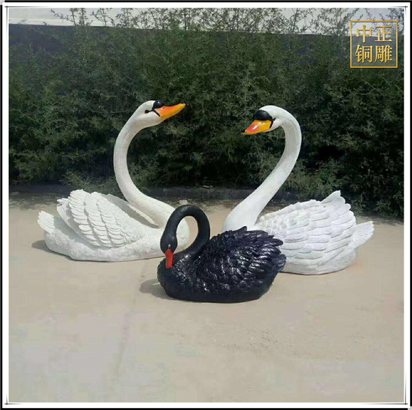 玻璃鋼天鵝雕塑.jpg 玻璃鋼天鵝雕塑.jpg