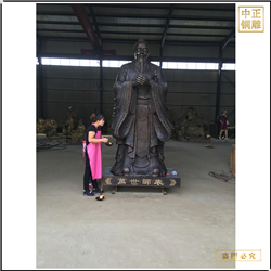 學?？鬃咏虒W雕塑